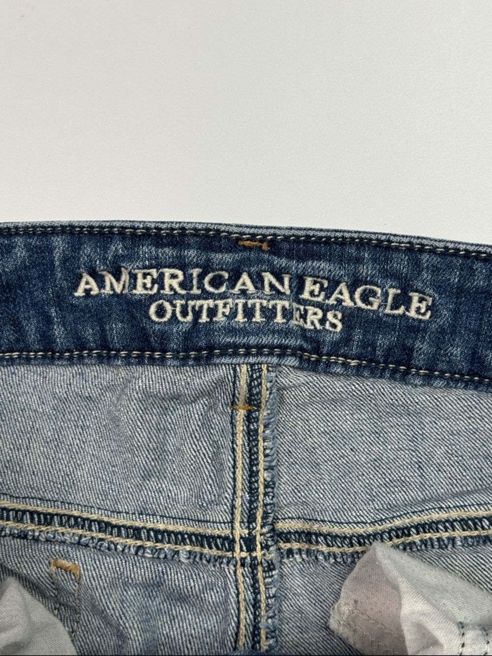 American Eagle Stretch Rolled Cuff Denim Shorts Size 8 - Picture 6 of 7
